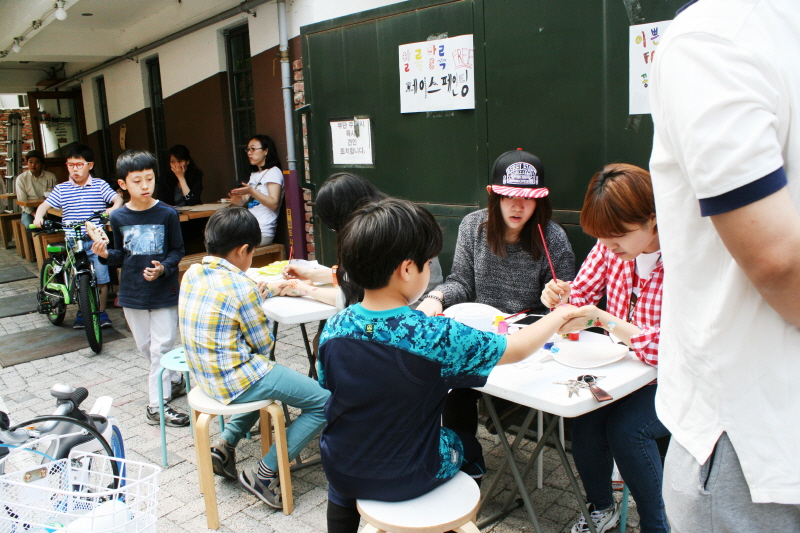 서초구, 예술을 싸게 사는 장터를 아시나요 기사 이미지